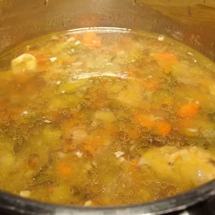 Ein super Mittel gegen Erkältungen: Hühnerbrühe selbstgemacht