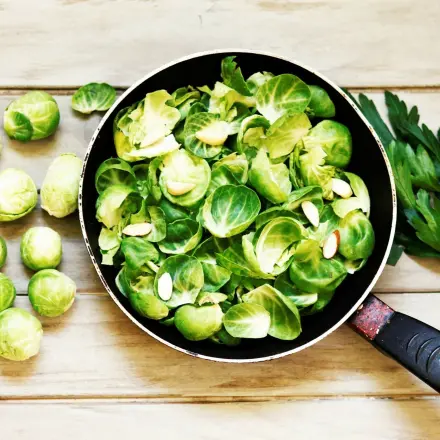 Gebratene Rosenkohlblätter