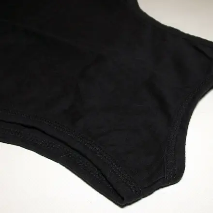 Brust im Winter schützen - Sommer-T-Shirts umgekehrt tragen
