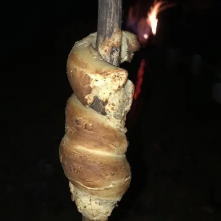 Selbstgemachtes Stockbrot ohne Hefe