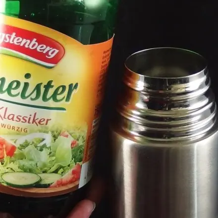 Gestank aus Thermobecher / Thermoskanne entfernen mit Essig