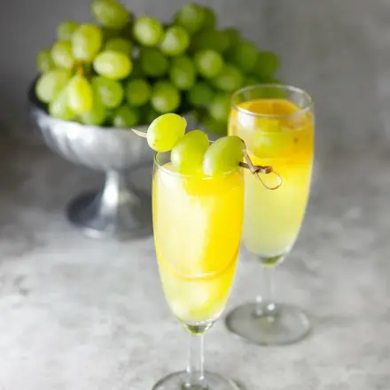 Ersatz für Sekt - aus Wasser, Traubensaft und Ginger Ale