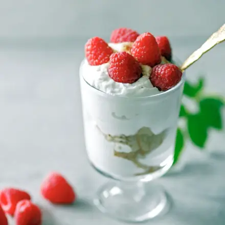 Himbeer-Schichtdessert