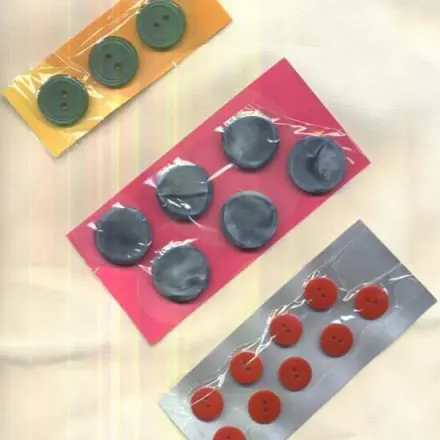 Knöpfe übersichtlich aufräumen