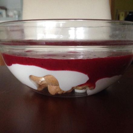 Quark Nachspeise mit Mini-Windbeutel