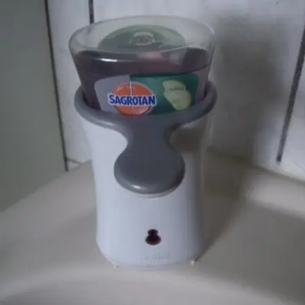 Seifenspender mit Pudelmütze