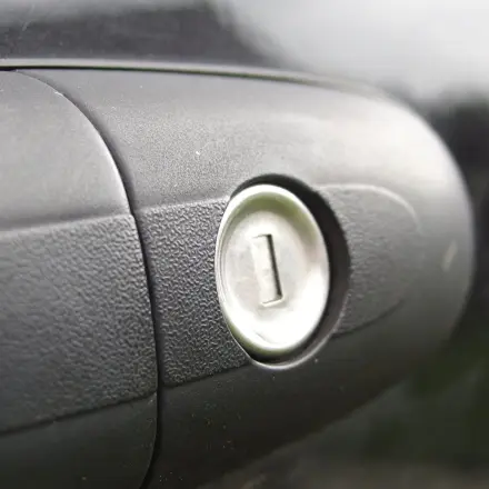 Eingefrorenes Autoschloss oder Türschloss