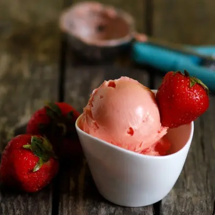 Erdbeer-Joghurt-Eis