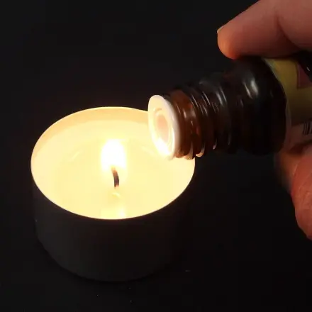 Duft-Teelicht: Teelicht mit Duftöl