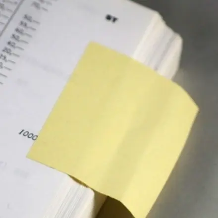 Haftnotizzettel als Lesezeichen