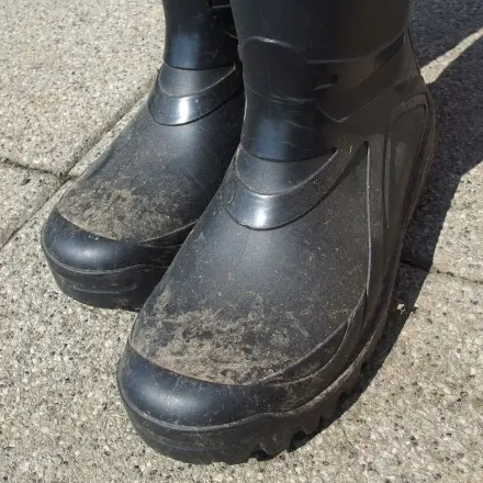 Gummistiefel säubern mit ako Pads