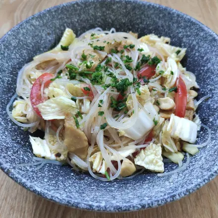 Lauwarmer Glasnudelsalat