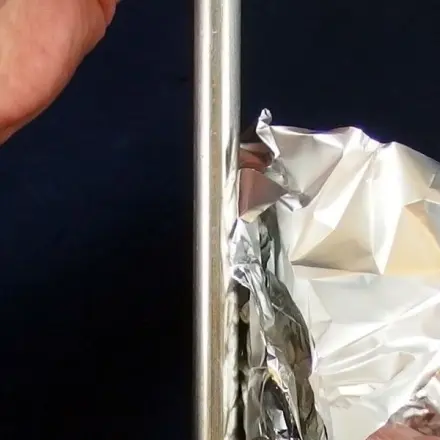 Rostflecken auf Chrom mit Alufolie bekämpfen