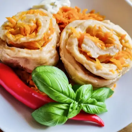 Strudelteig mit der Nudelmaschine ausrollen