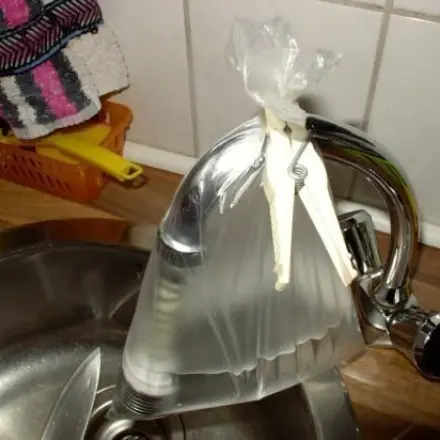 Verkalkte Wasserhähne / Duschköpfe reinigen