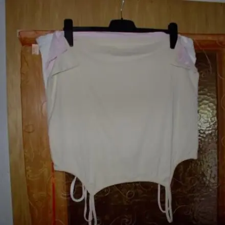 Ärmellose Shirts platzsparend im Schrank aufbewahren