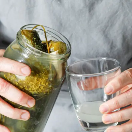 Gurkenwasser von Gewürzgurken nochmal verwenden