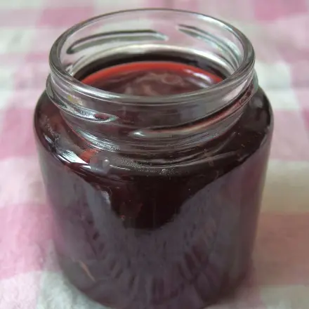 Schwarzwälder-Kirsch-Gelee aus Kirschsaft