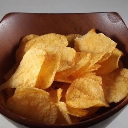 Altbackene Chips und Flips wieder genießbar machen