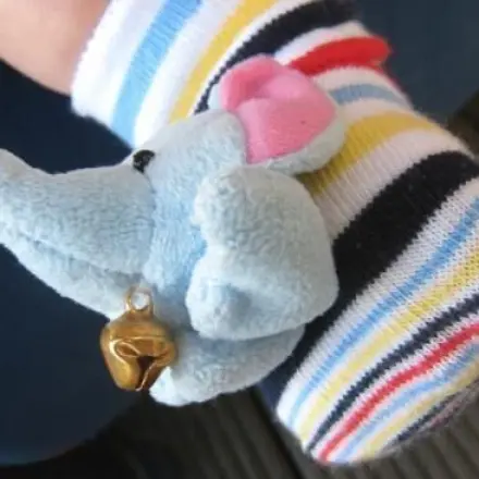 Das Glöckchen an der Babysocke - großer Strampelspaß