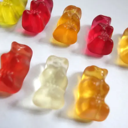 Gummibärchen in Alkohol einlegen