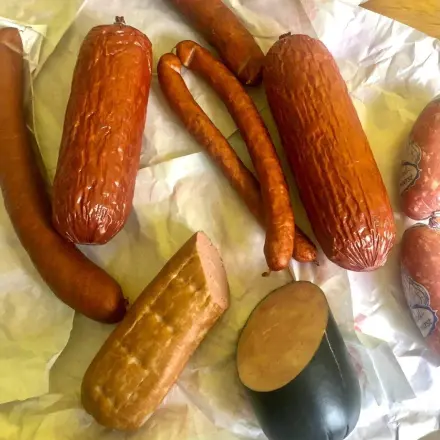 Vom Urlaubsort Wurstwaren gekühlt nach Hause transportieren