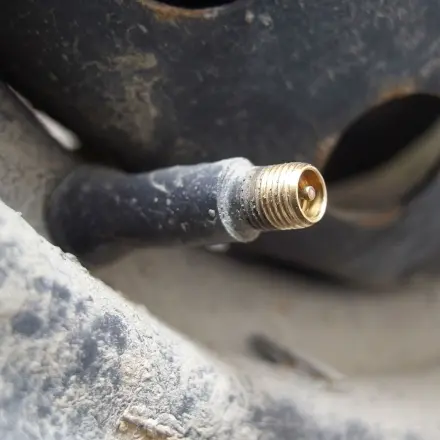 Autoventilkappe abschrauben ohne schmutzige Finger