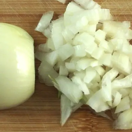 Zwiebelwürfel auf Vorrat