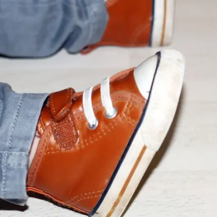 Kinderschuhe sauber machen - Schuhe waschen