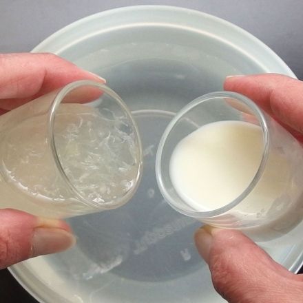 Reine Haut durch Zitronenwasser mit Milch
