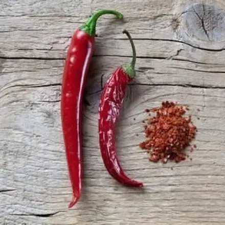 Peperoni trocknen und mahlen