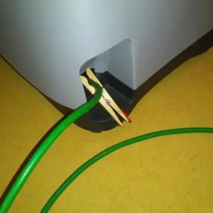 Staubsaugerkabel rollt sich ungewollt ein
