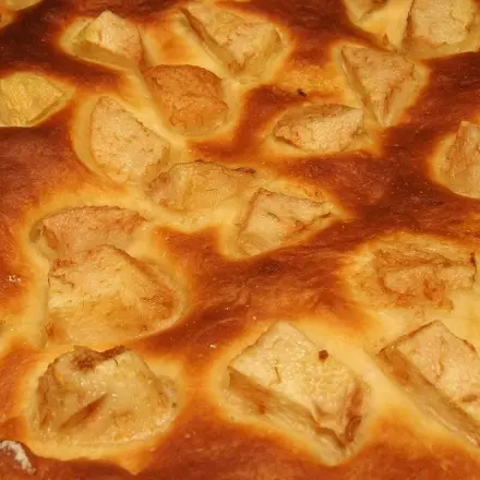 "Kalter", nicht gegangener Hefeteig für Blechkuchen