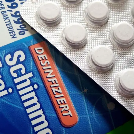 Medikamente und/oder Putzmittel kindersicher verwahren