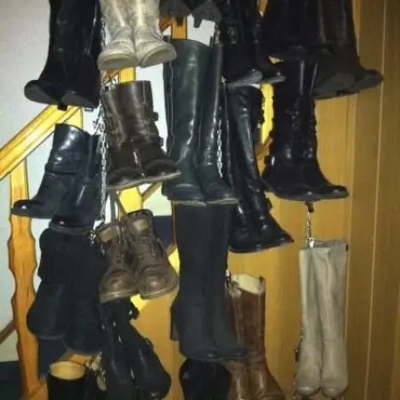 Stiefel platzsparend und originell aufbewahren