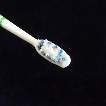 Zähne weiß mit Backpulver