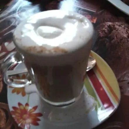 Kalten Kaffee aufpeppen und aufwärmen