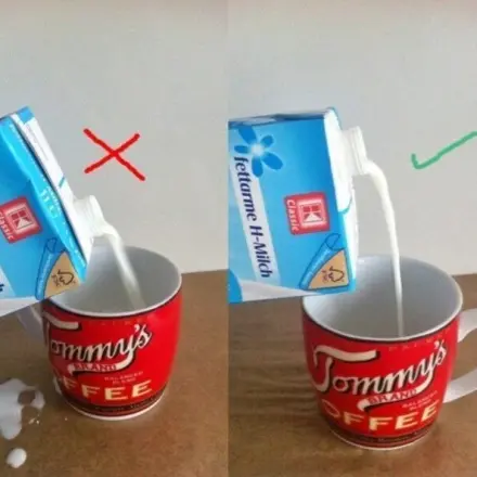 Ausgießen aus einem Tetra Pak