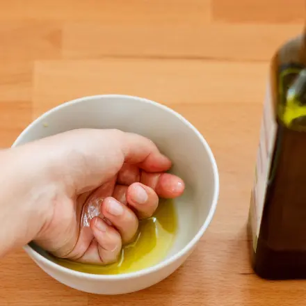 Rissige Hände und Finger