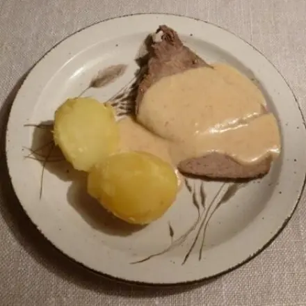 Rinderhüfte mit Meerrettichsauce