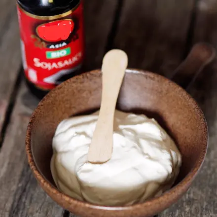 Selbstgemachte Gesichtsmaske mit Soja