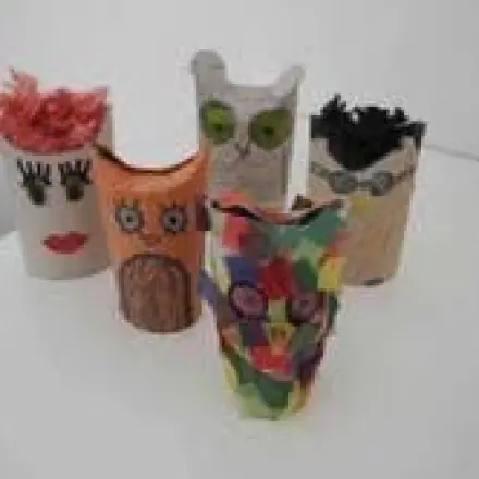 Lichteule aus Klorollen