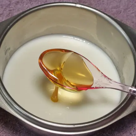 Ellenbogenbad aus Milch und Honig