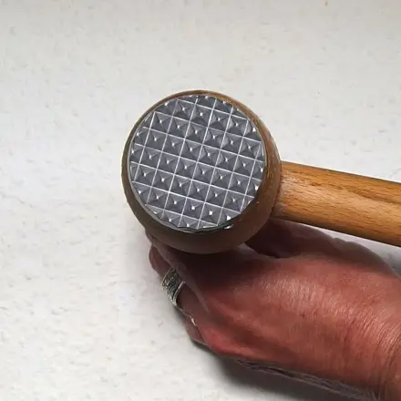 Fleischklopfer statt Hammer