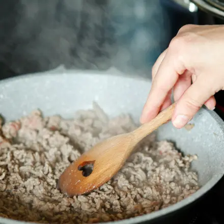 Gehacktes krümelig braten
