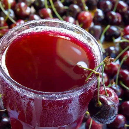 Kirschsaft ist fiebersenkend und lindert Erkältungen