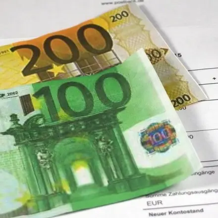 Geld vorübergehend verwalten und dabei sparen