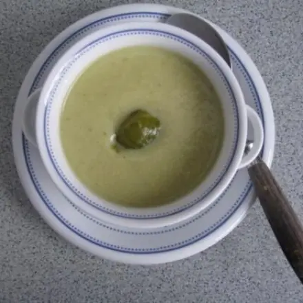 Schnelle Rosenkohl-Cremesuppe