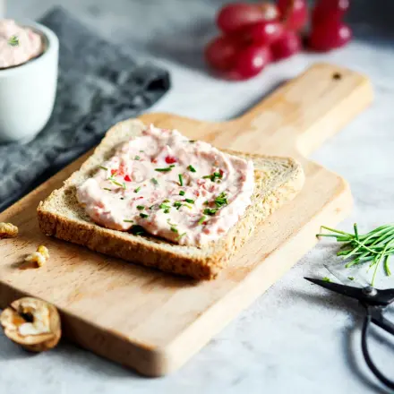 Dip mit gegrillter Paprika und Walnüssen