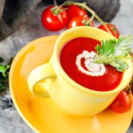 Schnelle Tomatensuppe aus der Tasse